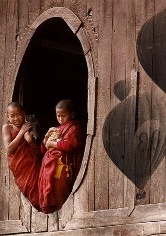 Voyage Birmanie - Sur les genoux de Bouddha